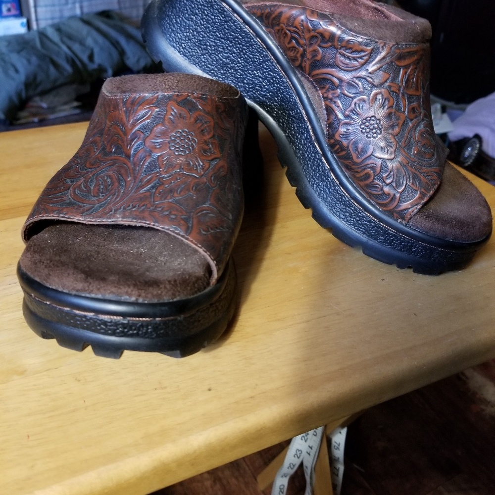 Size 8 sandal worn once